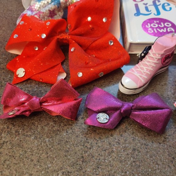 Jojo Siwa Lot 1 Book 3 Big Bows 4 Small Bows 3 Christmas Ornament Set 1 Stocking - Picture 3 of 9